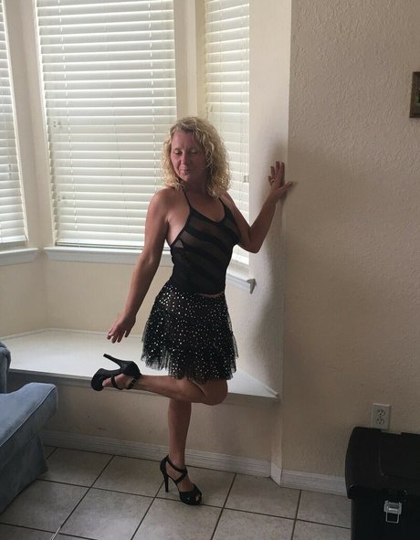 Naughty Jeanette actrice exclusive photos