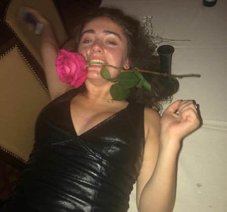 Rachel Sennott actrice de nus galeries