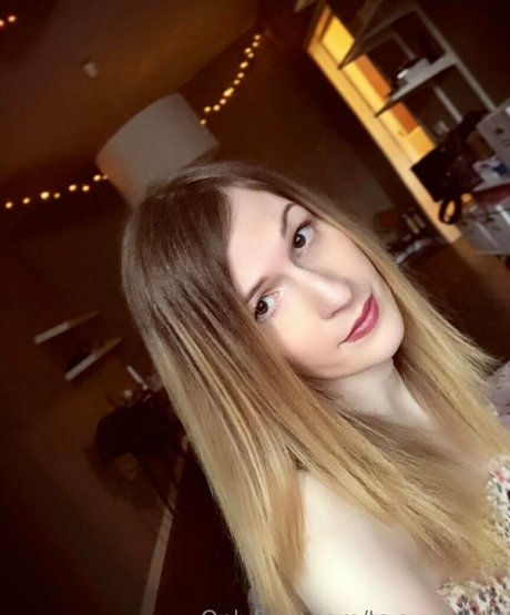 ms peachymoon actrice parfaite des photos