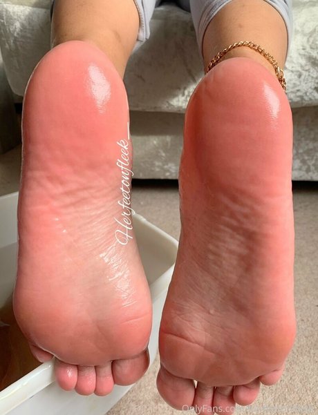 herfeetonfleek_ art star du porno images