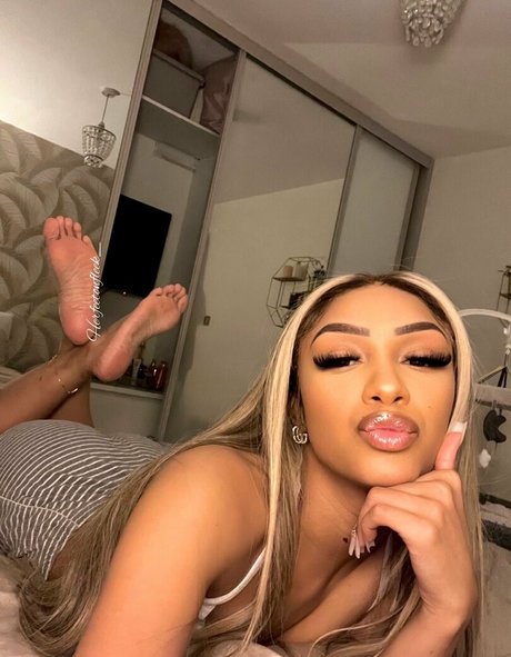 herfeetonfleek_ modèle sexy collection