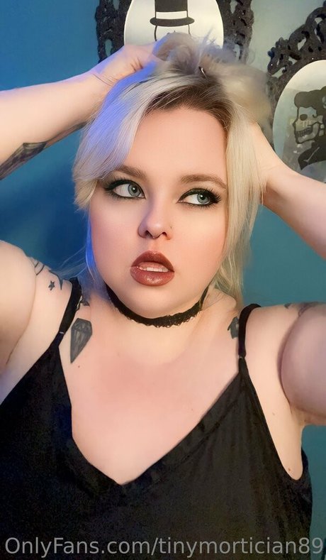 tinymortician89 modèle de sexe archive