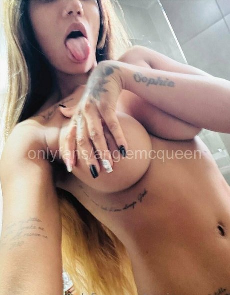 Angie McQueen nus de stars du porno galeries