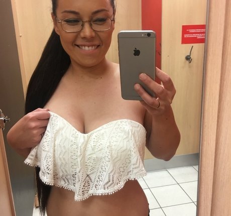 Molly Songbird beau modèle img