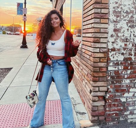 Chloe Alexander modèle xxx des photos