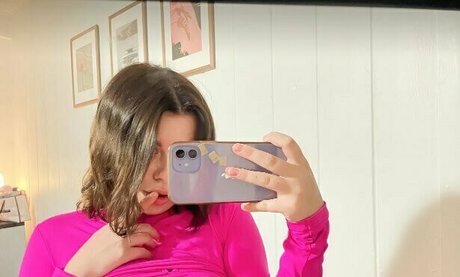 elisenextdoor jolie star du porno image