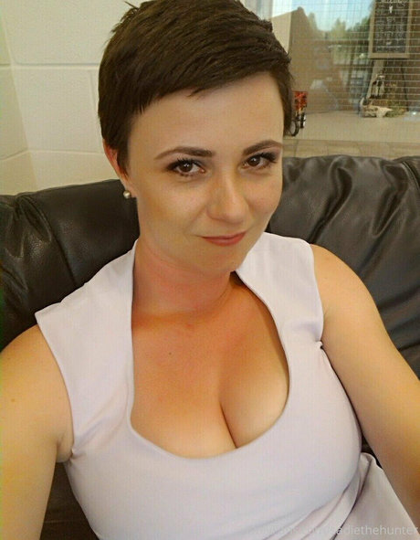 sadiethehunter actrice libre galerie