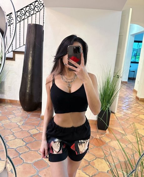 Lenalemon jolie étoile photos