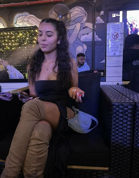 madiprivate actrice adulte photos