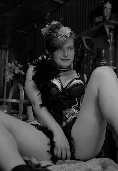 cinnamomum actrice exclusive archive