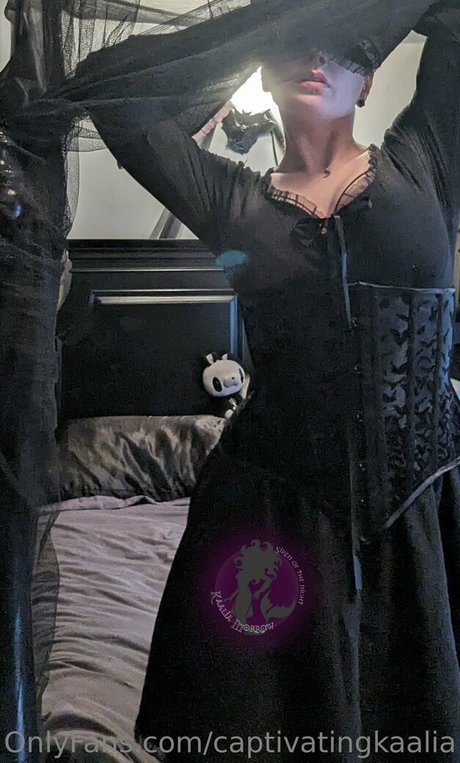 captivatingkaalia modèle magnifique img