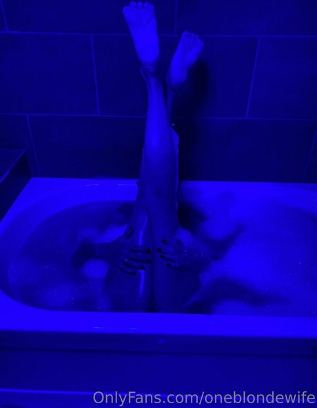 oneblondewife actrice libre image