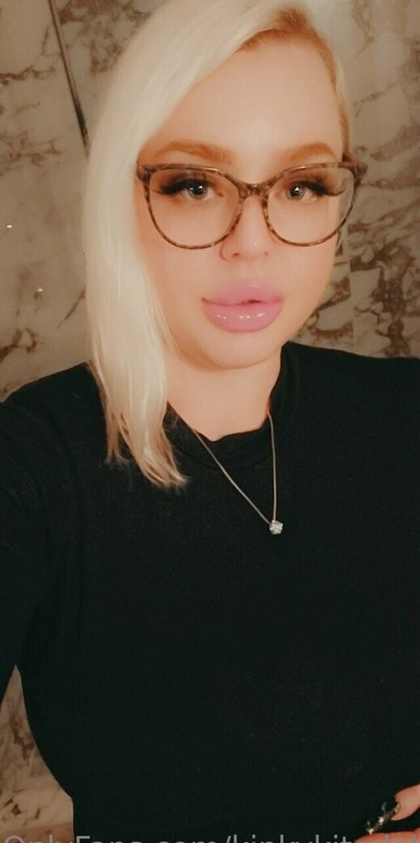 kinkykitadoll modèle de haute qualité images