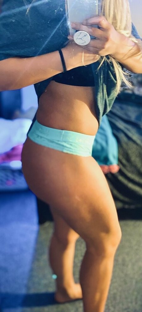 raelynn of star du porno de haute qualité photos