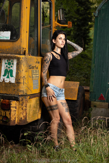 Elina mj jolie étoile photo