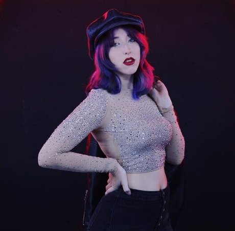 Melody Cristea art modèle image