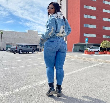 Thaily Delgado jolie étoile img