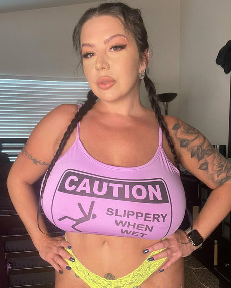 blonde transexuelle onlyfans nu de haute qualité des photos