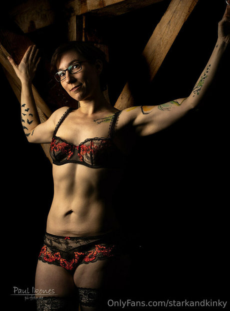 tatouages ​​blonds onlyfans belle exclusivité galerie