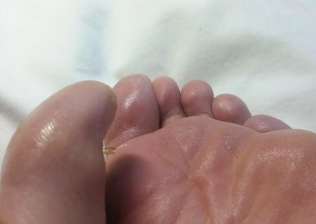 scentofasilkytoe étoile image