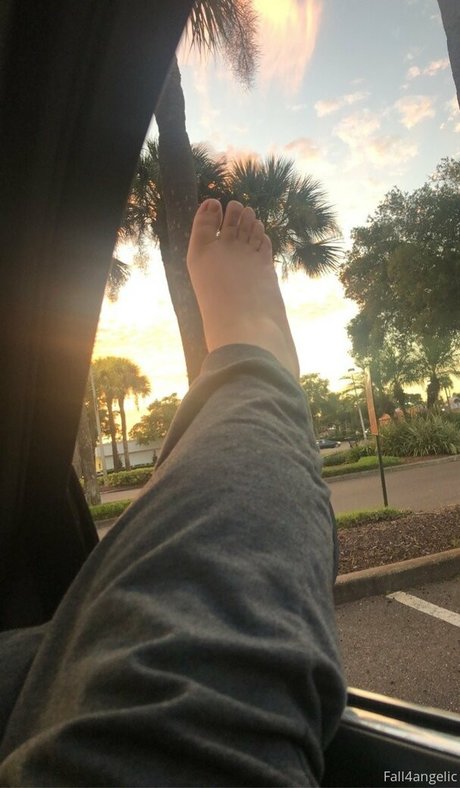 fall4angelic modèles nus archive