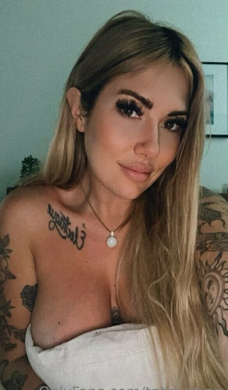 carlyelectriclive star du porno chaude images