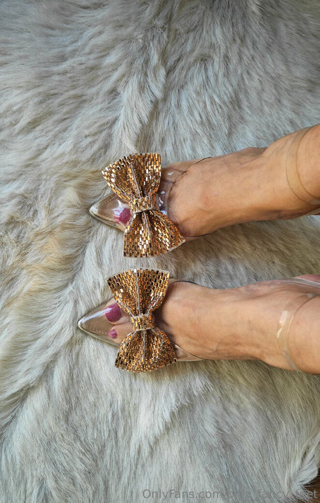 only fancy feet mannequin image