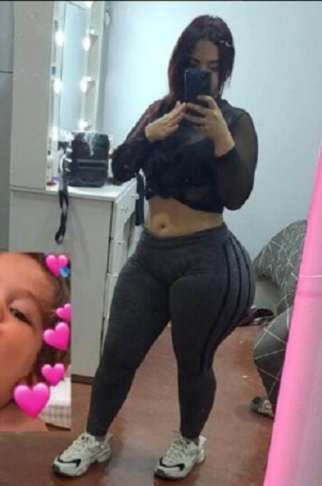 fellation transexuelle onlyfans qualité supérieure image