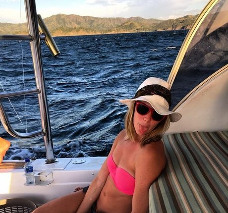 Courtnee Draper modèle érotique img