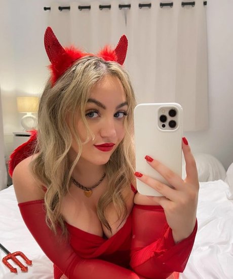 Leah Reuben modèle gratuit archive