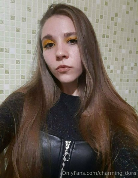 charming dora modèle parfait des photos