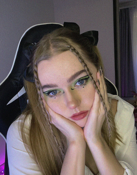 Cymanneth actrice xxx images