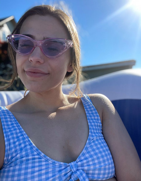 petite blonde onlyfans nus gratuits images