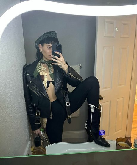 Lilith Czar art star du porno image