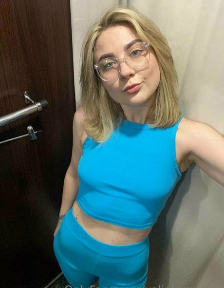 valiawixx modèle adulte image