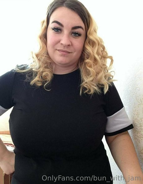 bun with jam actrice parfaite photo