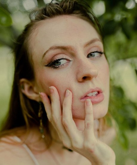 lola costa modèle parfait images