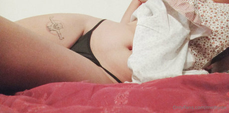 Dani Himejima modèle nu image