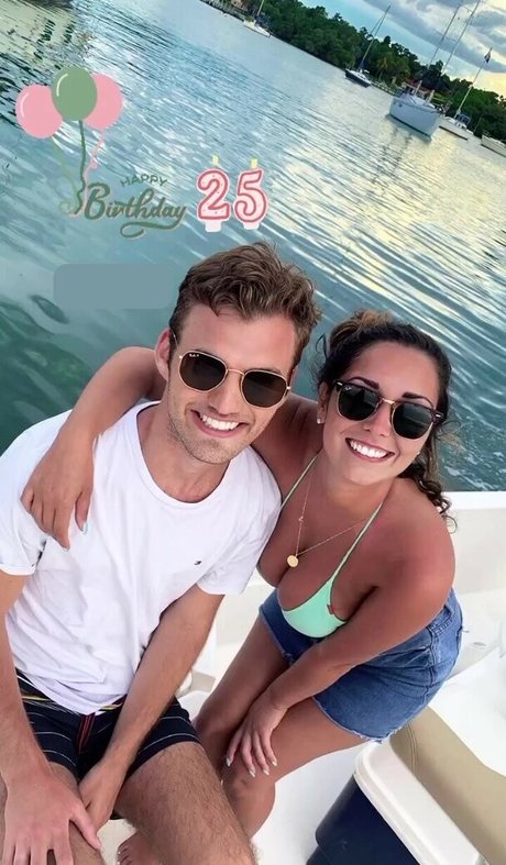 Kaitlyn Horesh star du porno collection