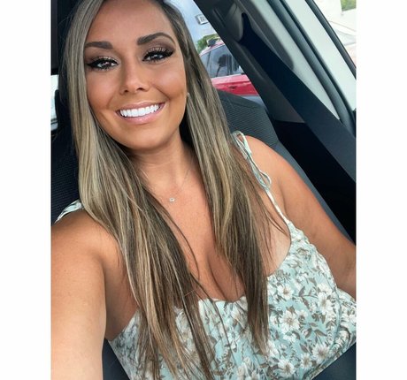 Kaitlyn Horesh modèle magnifique photo