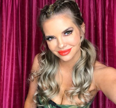 Kayla Collins actrice exclusive galeries