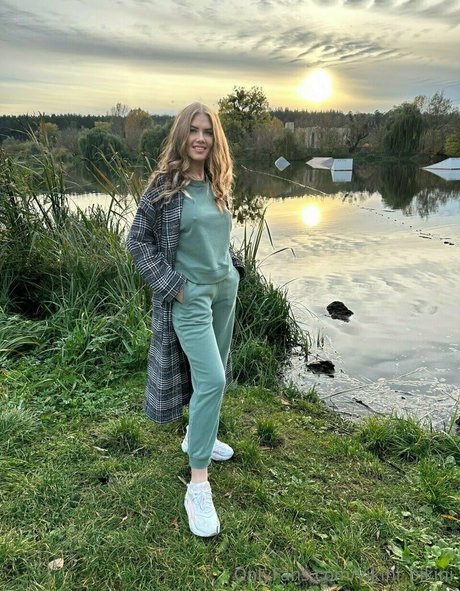 pawg blonde uniquementfans parfait érotique img