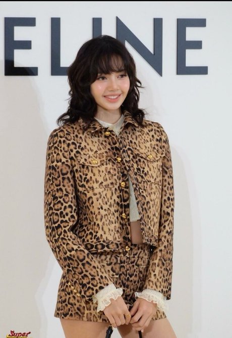 Lisa Manoban jolie star du porno galerie