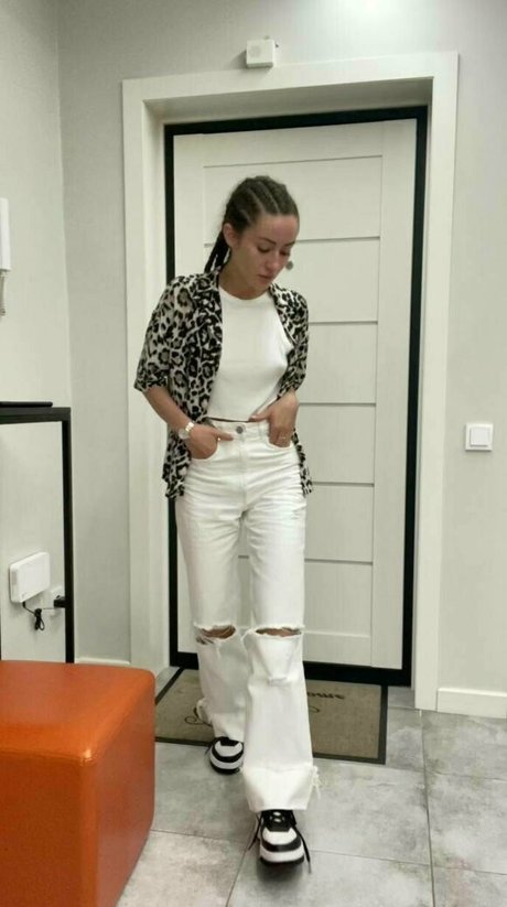 yanasugarr modèle adulte images