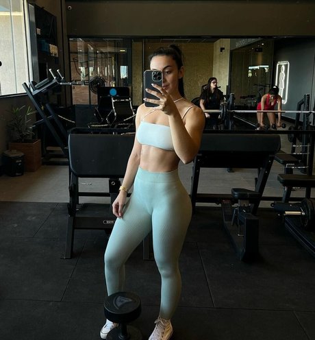 Luiza Barros modèle adulte collection