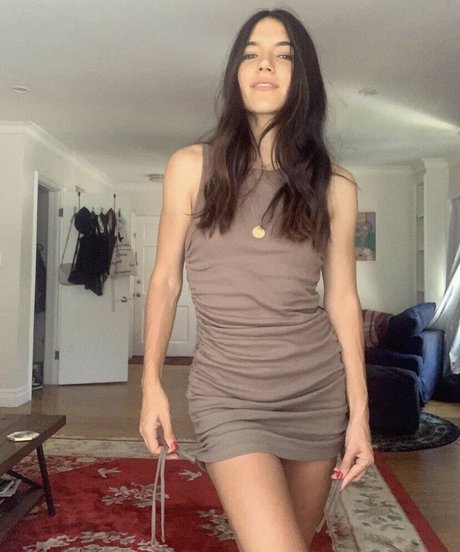 Alyssa Limperis jolie actrice photos