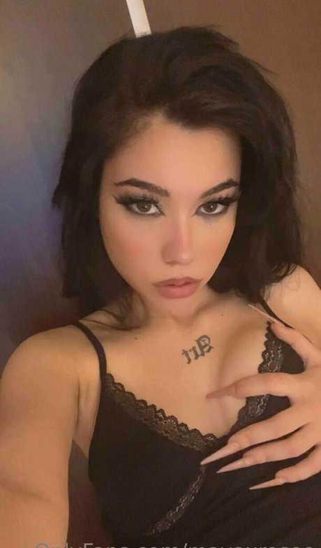 Mayaxrosee modèle sexy galeries