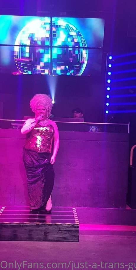 just a trans guy star du porno de haute qualité image