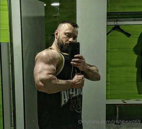 irishbeast69 nus de stars du porno image