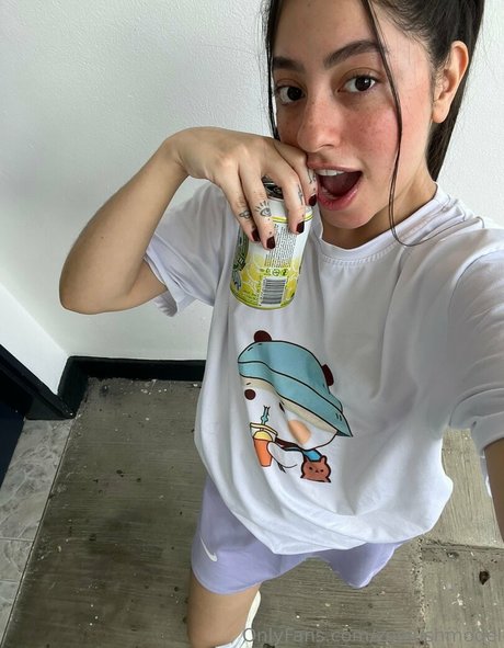 zoelushmodel modèle pornographique des photos